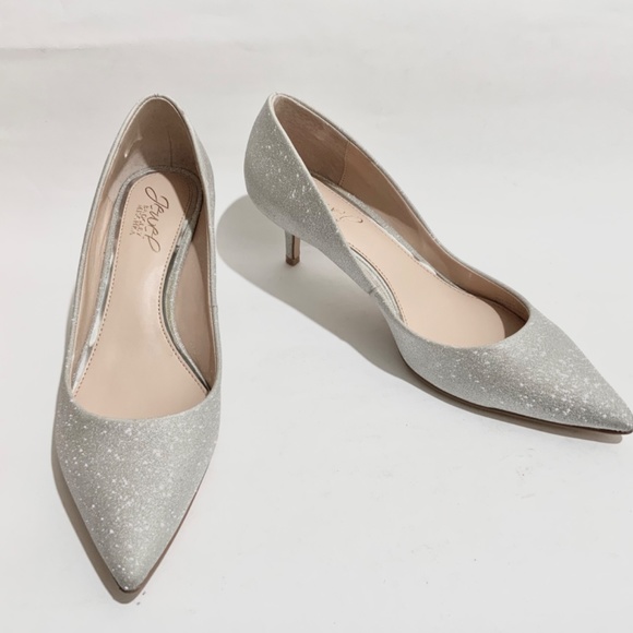 BADGLEY MISCHKA Royalty Silver Glitter Pointed Toe Kitten Heel Pumps Dress Shoes - Picture 6 of 6